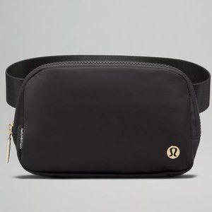 NWT Authentic Lululemon  - Everywhere Belt Bag 1L. black/gold